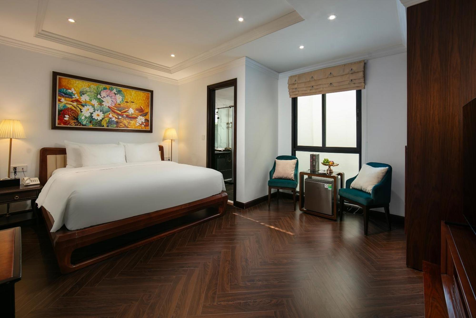 May De Ville Crown Hotel Hanoi Exteriör bild Deluxe Room