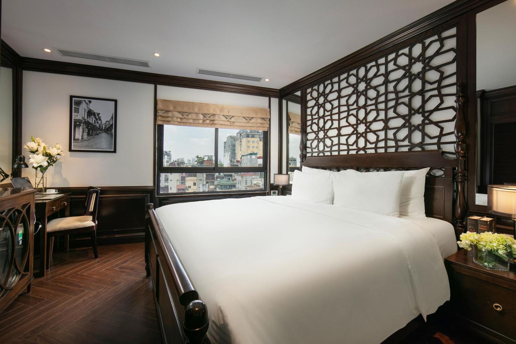 May De Ville Crown Hotel Hanoi Exteriör bild Deluxe Suite