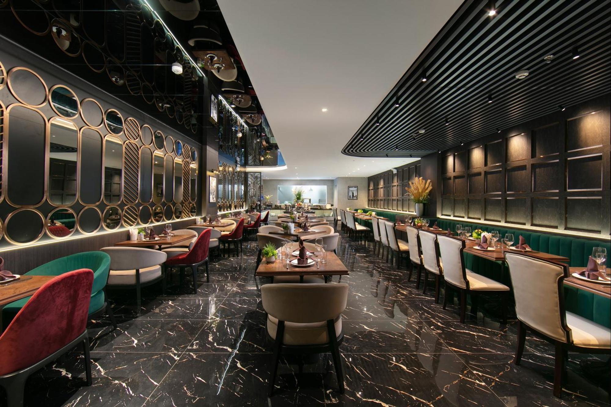 May De Ville Crown Hotel Hanoi Exteriör bild 3D rendering of a restaurant interior